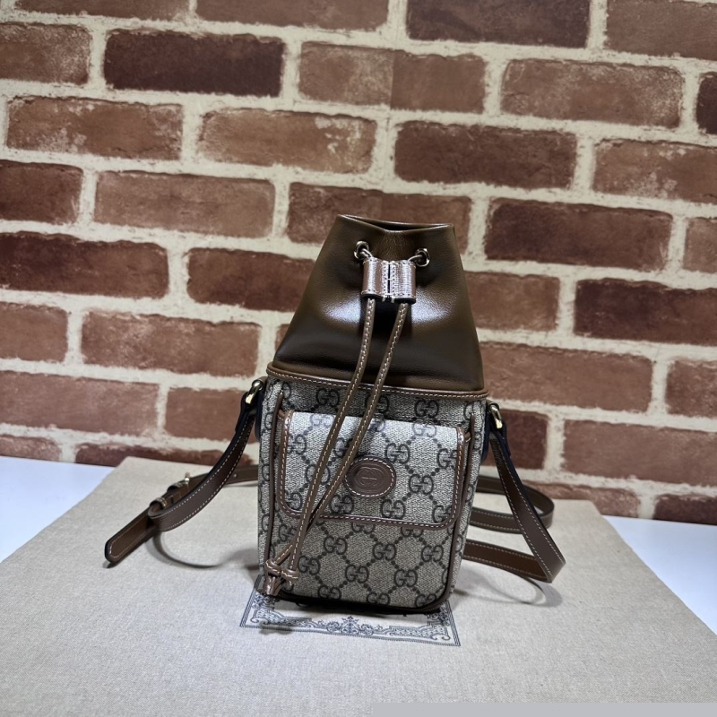 G*u*i bucket bags